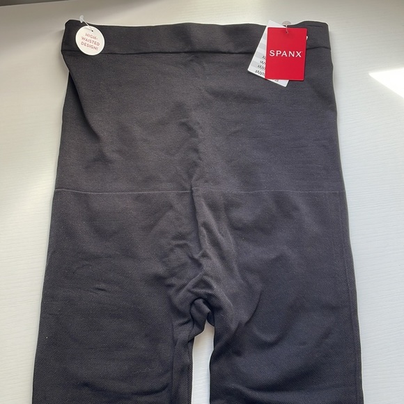 SPANX look at me now highwaisted seamless leggings in very black NWT - Picture 2 of 7